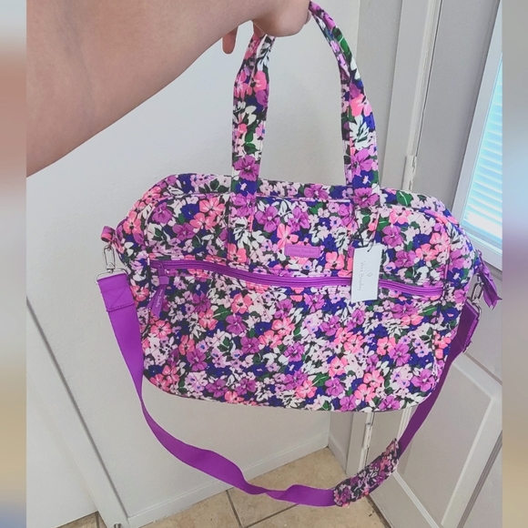 Vera Bradley Handbags - Vera Bradley - Medium Traveler Bag 🛍️